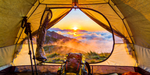 日出时分自然景观与户外装备的完美结合摄影